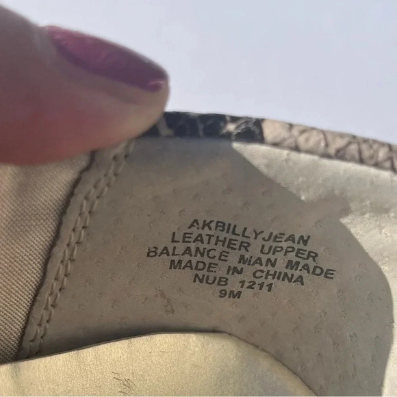 Anne Klein Sport. Snake print flats with bow accent. Size: 9M. Billy Jean style - Picture 12 of 12